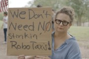 天天吉时特斯拉在得州奥斯汀遭遇抗议活动：反对马斯克Robotaxi计划