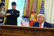 天天吉时马斯克：我进退两难